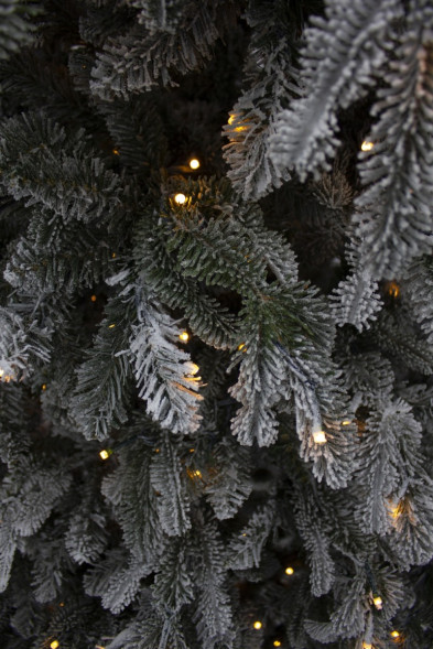 Ель Стильная заснеженная 230 см., 648 LED ламп, литая хвоя+пвх, Black Box (74284) 