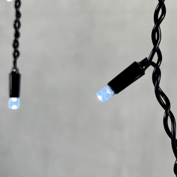  Светодиодная бахрома с колпачком 3,1*0,5 м., 120 холодных белых LED ламп, черный провод ПВХ, IP65, LTC (PIL120CAP-11-2W)  