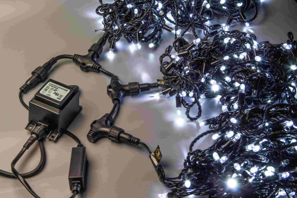 Комплект гирлянд 3 нити по 20 м, 24В, 399 холодных белых LED ламп, мерцание, черный провод ПВХ, Teamprof (TPF-S3*20F-CB/W) 