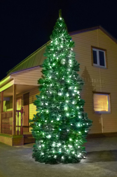 Комплект освещения Цветной каскад для елей высотой 7 м., 960 холодных белых LED, 96 м., шаг 35 см., Green Trees (KaskadW7) 