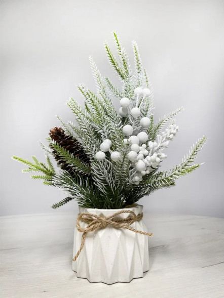 Новогодняя настольная композиция с белыми ягодами и шишкой 35 см., Christmas DeLuxe (89295) 