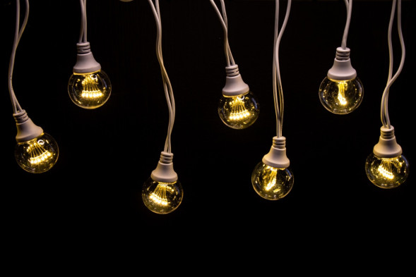 Светодиодная гирлянда Винтаж 20 теплых белых LED ламп, 10 м., статика, белый резиновый провод, Teamprof (TPF-VBL-10M-20-220V-RW/WW) 