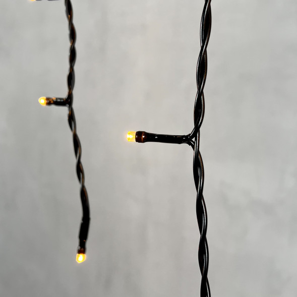 Светодиодная бахрома 4,9*0,5 м., 240 экстра теплых белых LED ламп, черный провод ПВХ, Beauty Led (PIL240-11-2EWW) 