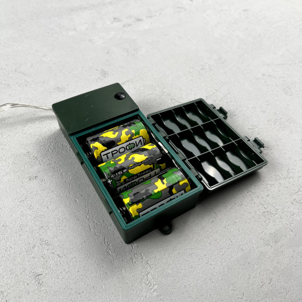 Светодиодная гирлянда 10 м., 3 батарейки типа D 4.5V, 100 разноцветных LED ламп, таймер, прозрачный провод, LTC (EST100-4W10-8M) 