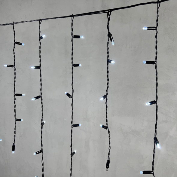 Светодиодная бахрома с колпачком 3,2*0,9 м., 180 холодных белых LED ламп, мерцание, черный провод ПВХ, IP65, LTC (PIL180BLWCAP-11-2W) 